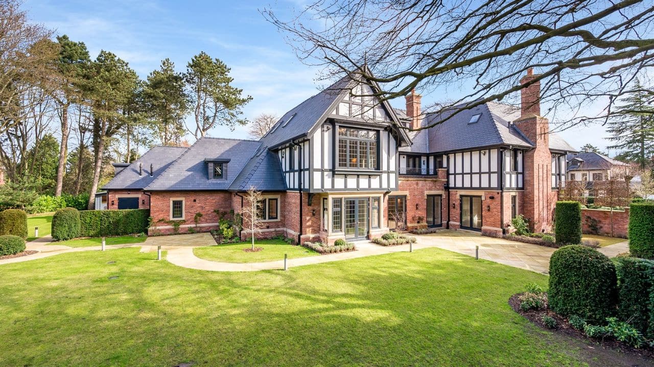 Properties for Sale in Altrincham – Prime Cheshire Living with Finance That Fits