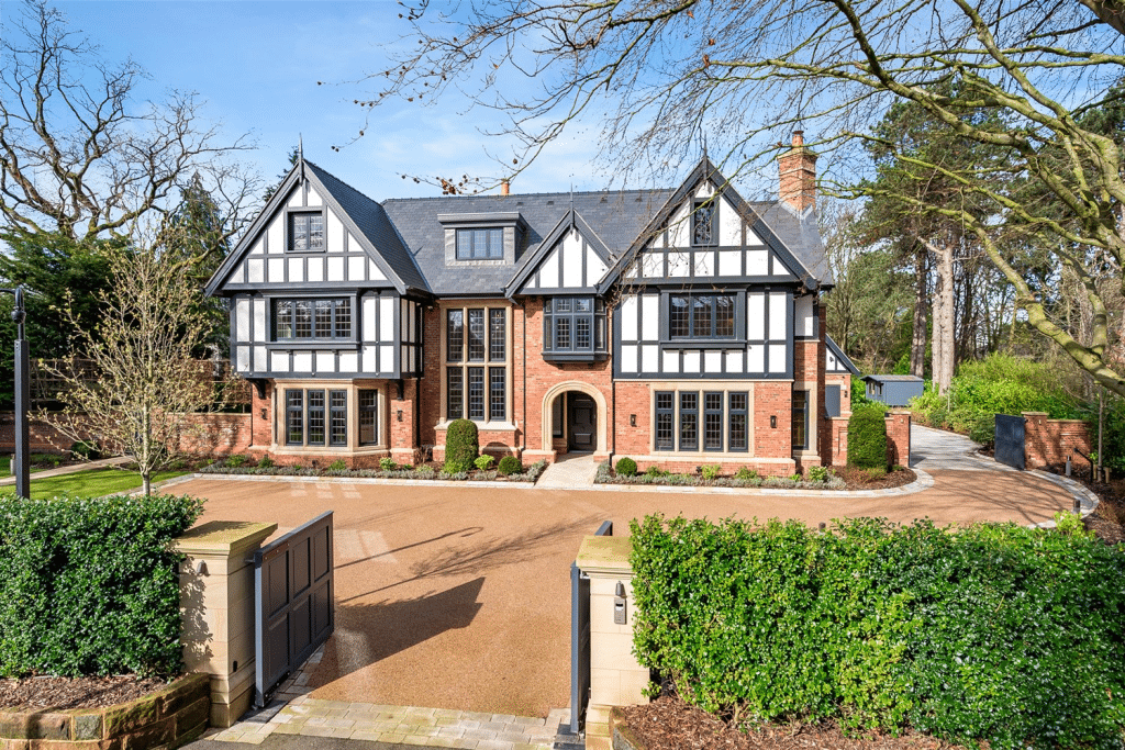 Arts and Crafts Masterpiece - Altrincham