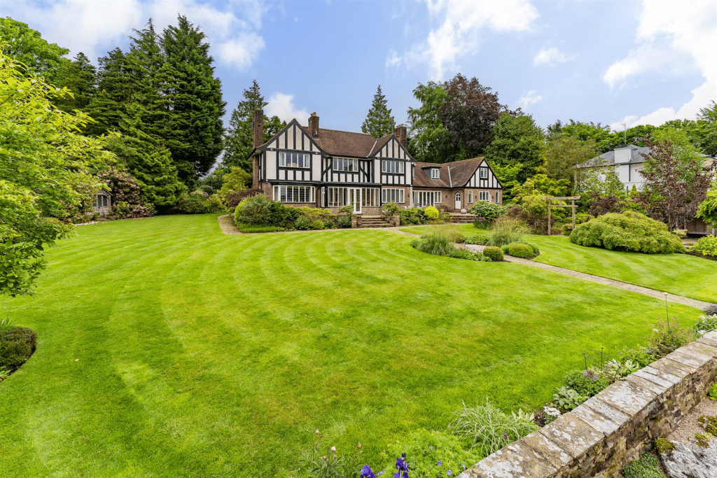 7-bedroom detached house for sale