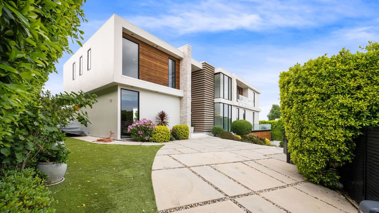 Streamlining Your Luxury Property Portfolio: The Modern Investor’s Guide to Online Rent Collection